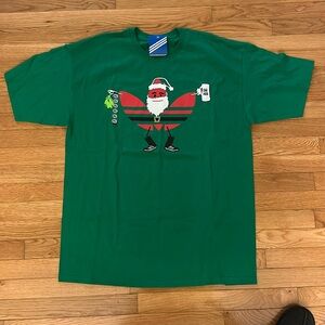 NWT Adidas Santa stick man t-shirt in Kelly green, XL